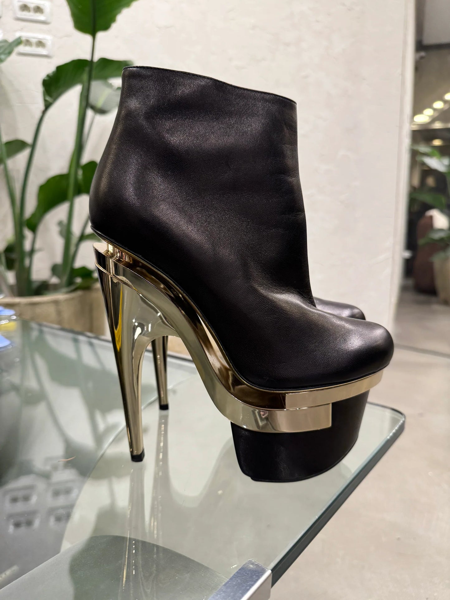 VERSACE BLACK LEATHER TRIPLE PLATFORM BOOTIE - EU 40