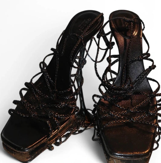 F/W 2002 Gucci by Tom Ford Black Braided Leather Pumps -Eu 39