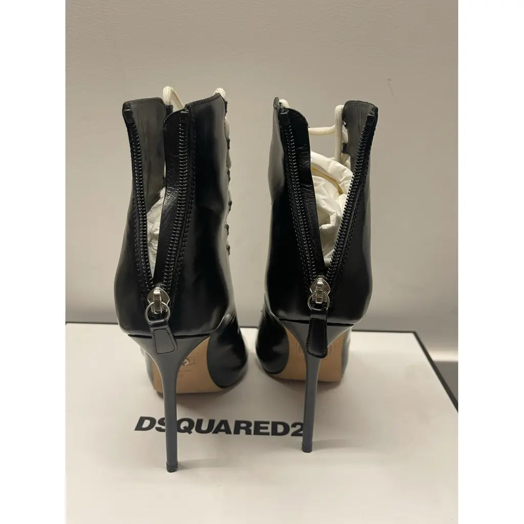 black leather Dsquared2 open-toe lace-up ankle boots with white laces.  Eu- 35 & Eu 38